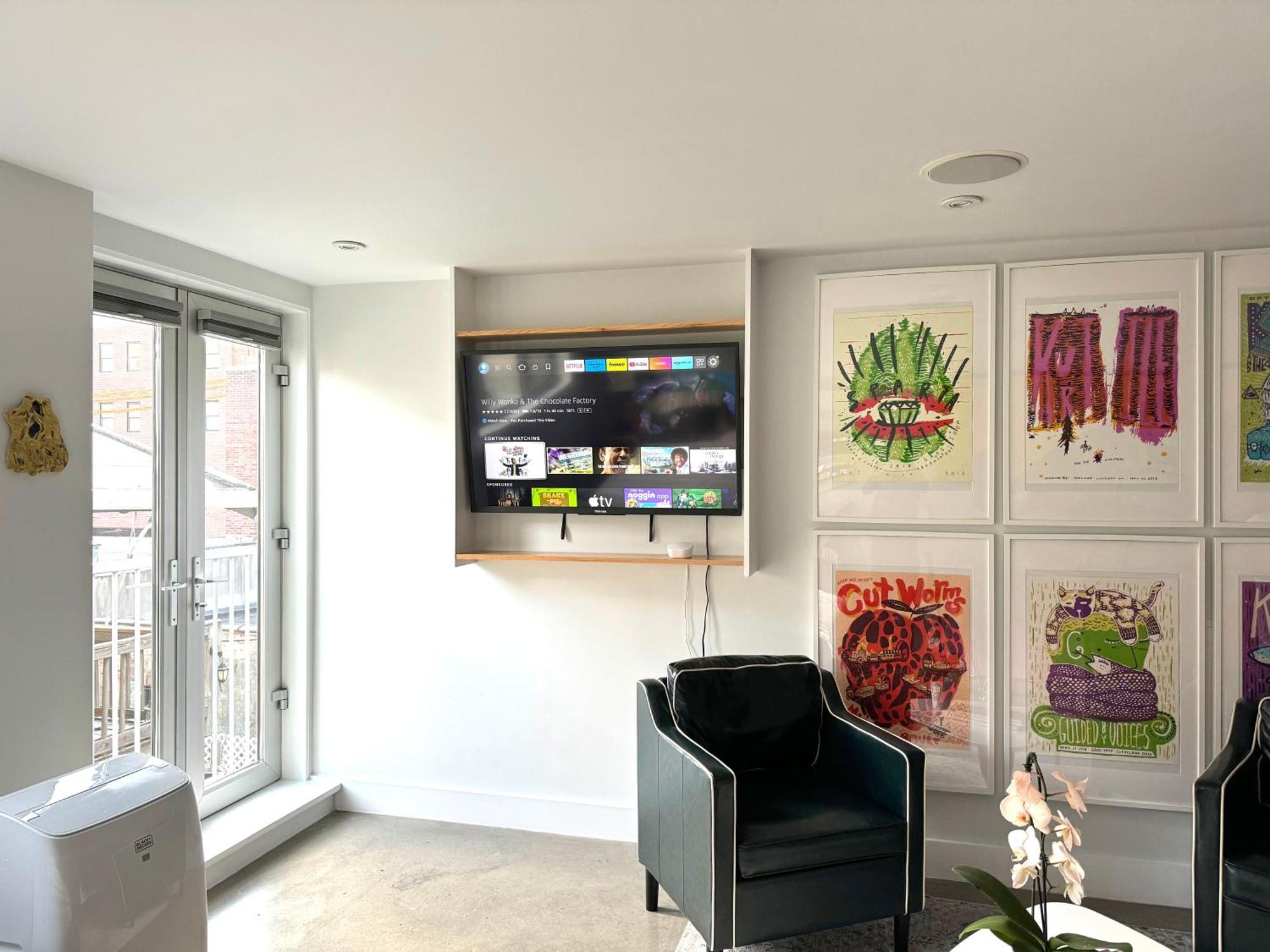 Gallery In Art Tower Apartment